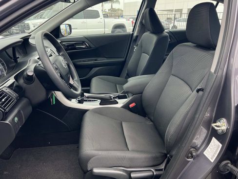 Used 2016 Honda Accord LX image 18