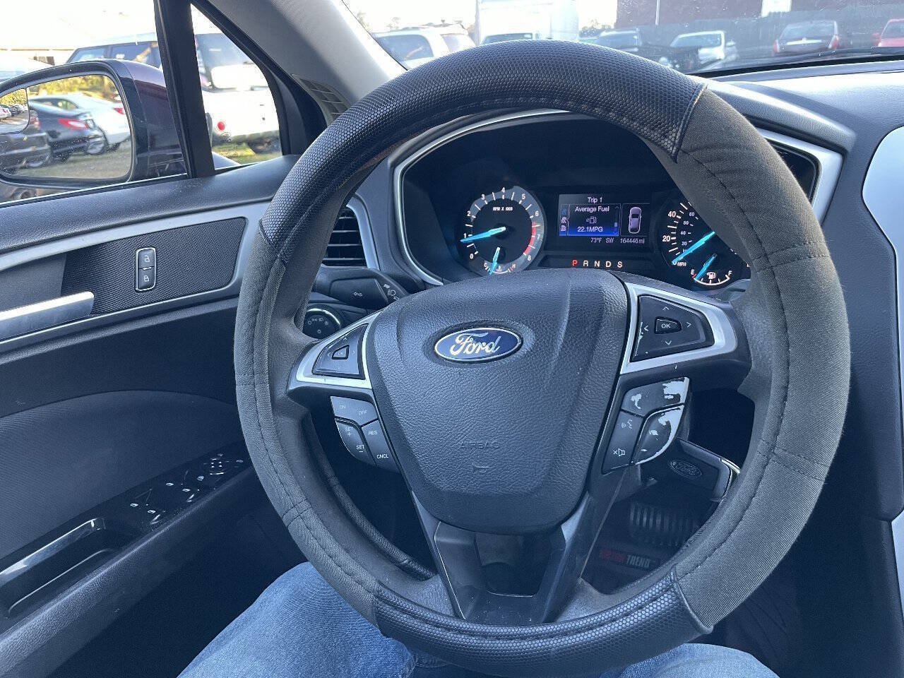 Used 2013 Ford Fusion SE FWD image 6