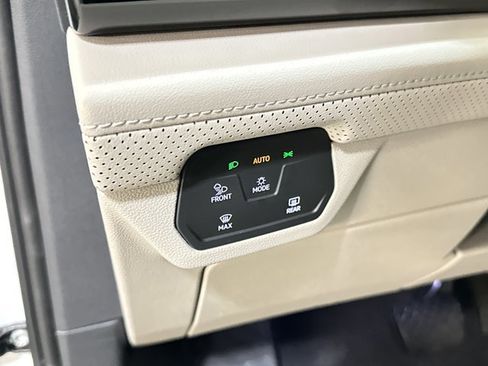 New 2026 Volkswagen Atlas SE image 36