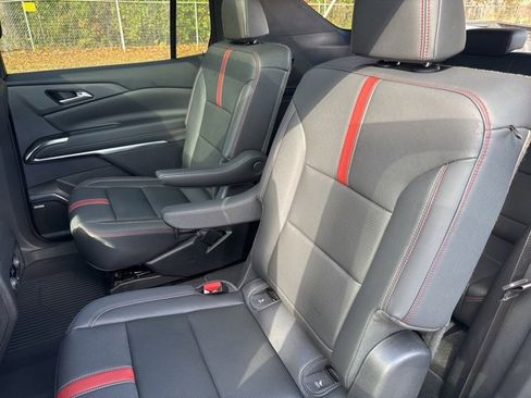 Used 2024 Chevrolet Traverse RS image 26