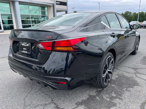 Used 2024 Nissan Altima 2.5 SR FWD image 6