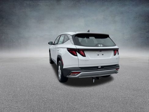 Used 2025 Hyundai Tucson SE image 18