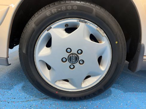 Used 1996 Volvo 960 Sedan RWD image 42