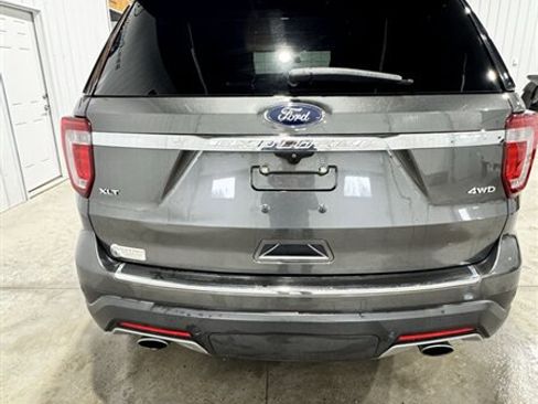 Used 2018 Ford Explorer XLT w/ Equipment Group 202A image 5