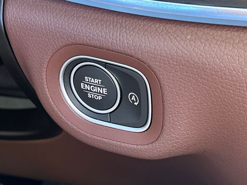 Certified 2025 Mercedes-Benz GLS 450 4MATIC image 33