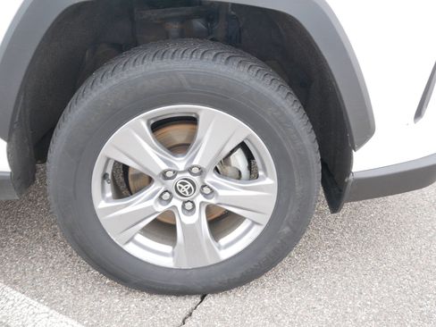 Used 2022 Toyota RAV4 XLE image 5