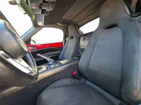 Used 2016 MAZDA MX-5 Miata Club RWD image 9