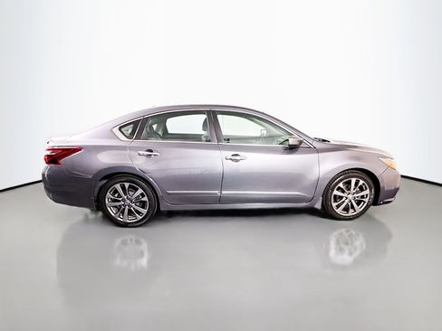 Used 2018 Nissan Altima 2.5 SR w/ SR Special Edition FWD image 11