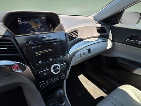 Used 2019 Acura ILX FWD image 23