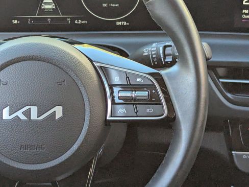 Used 2025 Kia Seltos EX w/ EX Sunroof Package image 18