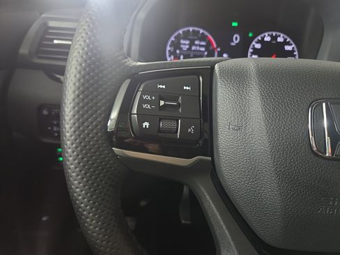 Used 2025 Honda Ridgeline Black Edition image 15