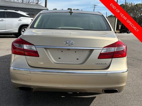 Used 2012 Hyundai Genesis 3.8 w/ Premium Pkg image 5