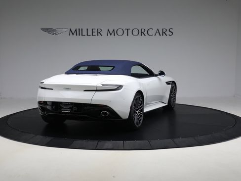 Used 2024 Aston Martin DB12 Convertible image 18