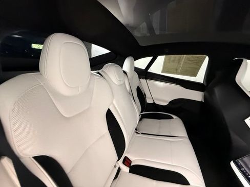 Used 2026 Tesla Model S Plaid AWD/4WD image 40