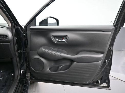 Certified 2026 Honda HR-V LX image 38