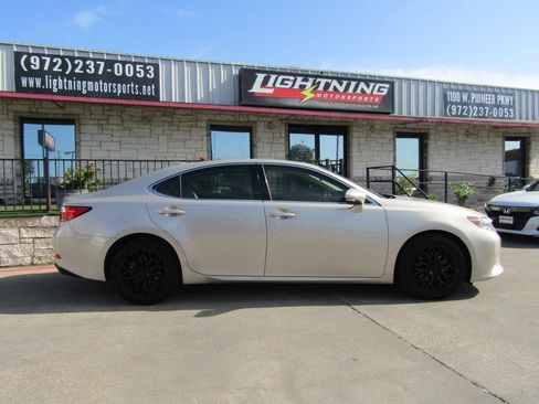 Used 2015 Lexus ES 350 w/ Premium Package FWD image 5
