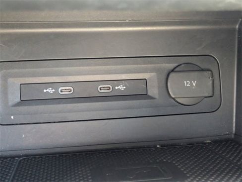 Certified 2021 Volkswagen Atlas Cross Sport SE w/ Panoramic Sunroof Package image 25