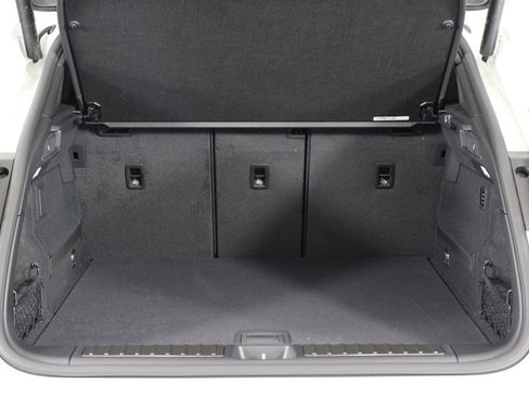 New 2026 Porsche Macan 4 Electric image 19