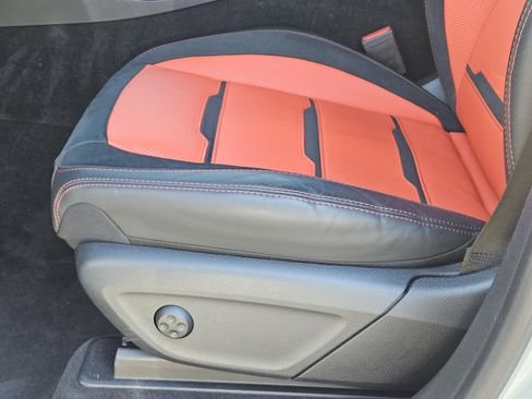 Certified 2025 Mercedes-Benz GLE 53 AMG 4MATIC image 25