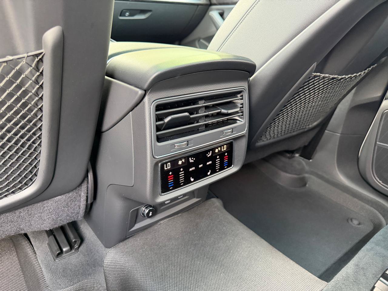 Used 2023 Audi Q8 Prestige w/ Prestige Package AWD/4WD image 8