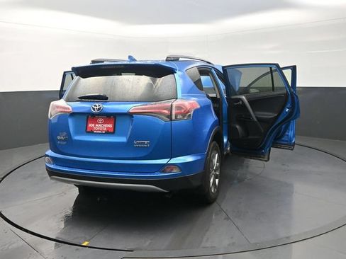 Used 2018 Toyota RAV4 Limited AWD/4WD image 44