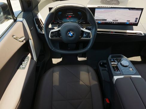 Used 2026 BMW iX xDrive45 AWD/4WD image 18