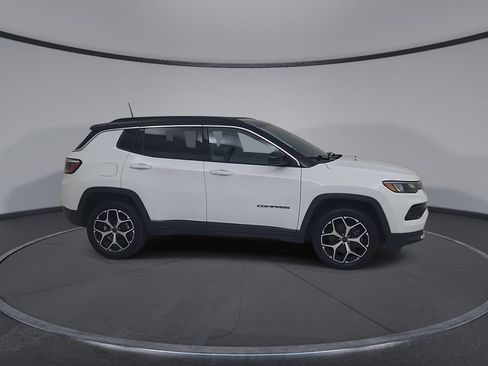Certified 2025 Jeep Compass Limited AWD/4WD image 18