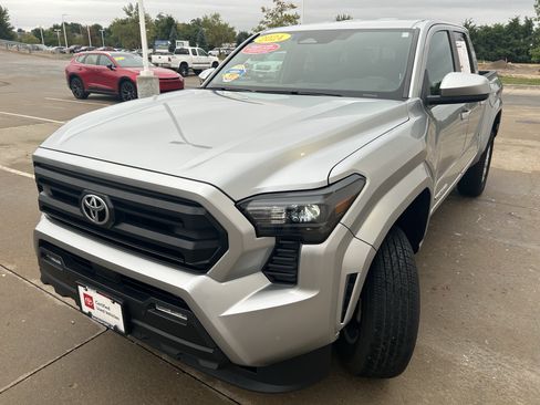 Used 2024 Toyota Tacoma SR5 AWD/4WD image 3