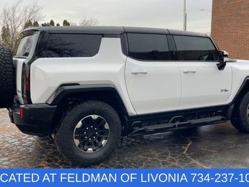 Used 2024 GMC Hummer EV 2X w/ Extreme Off-Road Package image 8