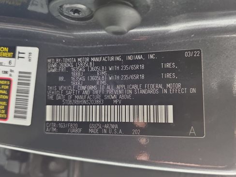 Used 2022 Toyota Highlander LE AWD/4WD image 31