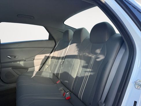 Used 2021 Hyundai Elantra SEL image 13