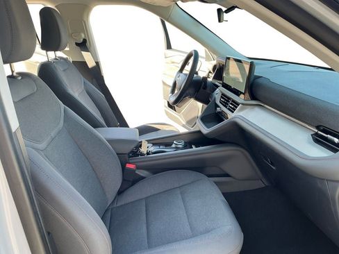 Used 2025 Ford Explorer Active image 15