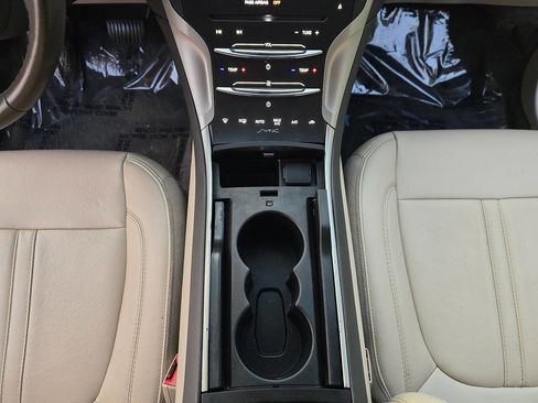 Used 2016 Lincoln MKZ image 42