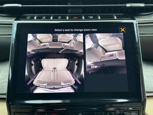 Used 2023 Jeep Grand Cherokee L Limited image 21