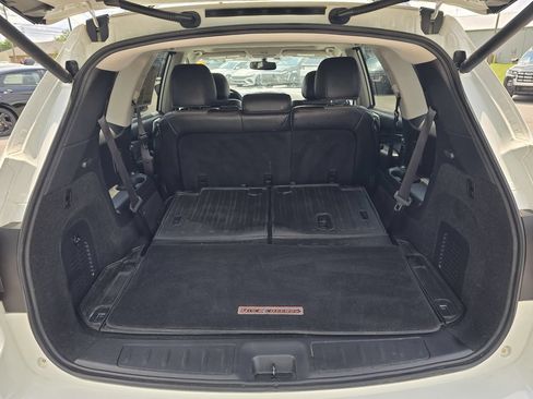 Used 2019 Nissan Pathfinder SL AWD/4WD image 26