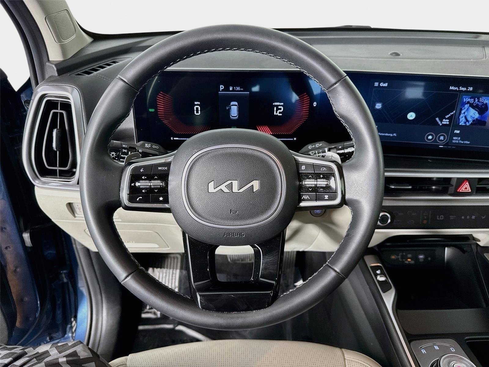 Used 2025 Kia Sorento EX FWD image 13