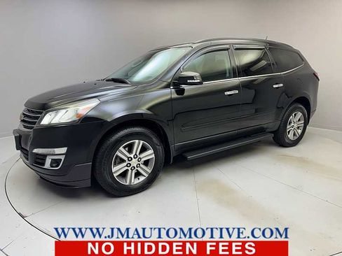 Used 2017 Chevrolet Traverse LT image 1
