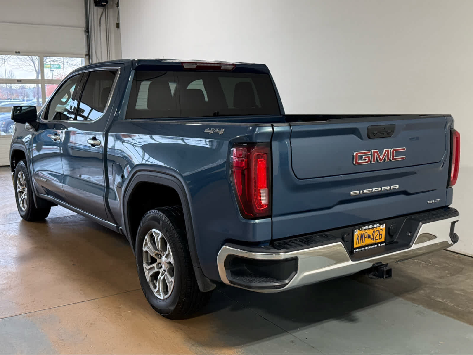 Used 2024 GMC Sierra 1500 SLT AWD/4WD image 3