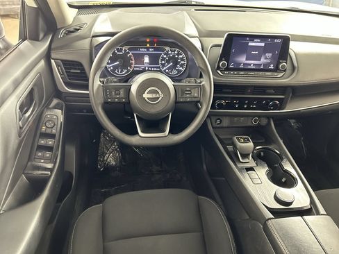 Used 2024 Nissan Rogue S AWD/4WD image 22