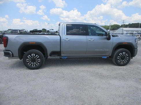 New 2026 GMC Sierra 2500 Denali Ultimate AWD/4WD image 3