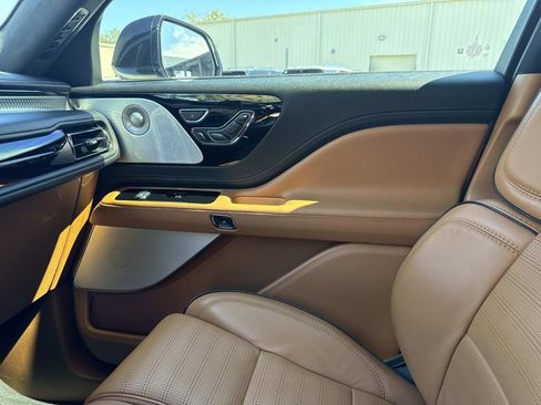 Certified 2024 Lincoln Aviator Black Label image 23