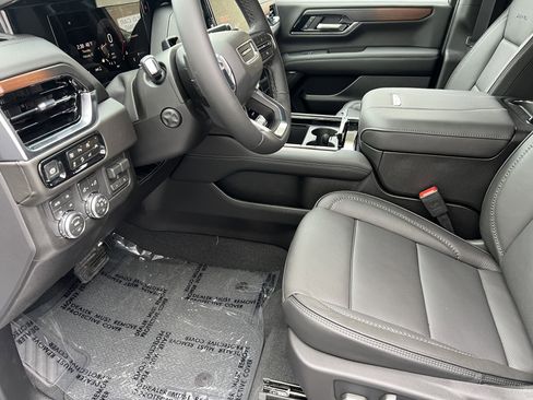 New 2026 GMC Yukon XL Denali w/ Denali Reserve Package image 16