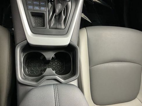 Used 2019 Toyota RAV4 XLE Premium w/ Cold Weather Package AWD/4WD image 30