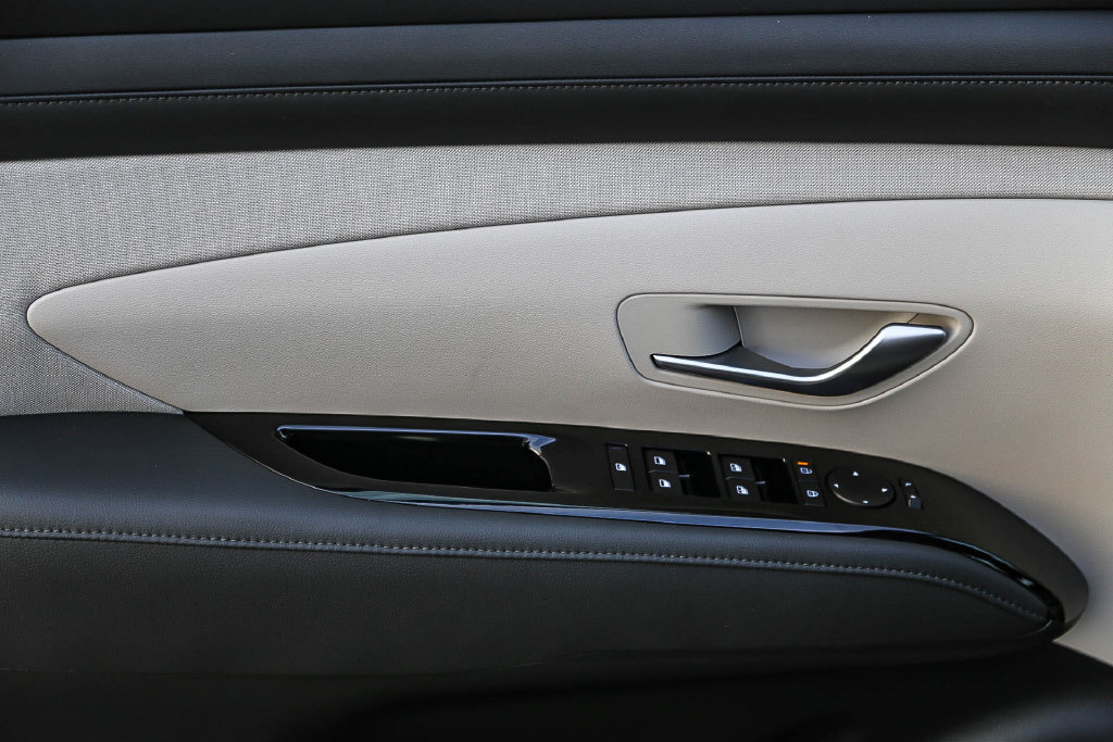 New 2026 Hyundai Tucson Limited FWD image 22