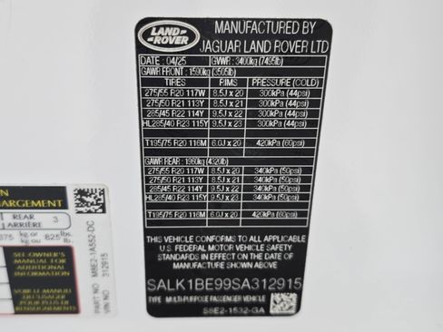 Certified 2025 Land Rover Range Rover Long Wheelbase Autobiography image 36