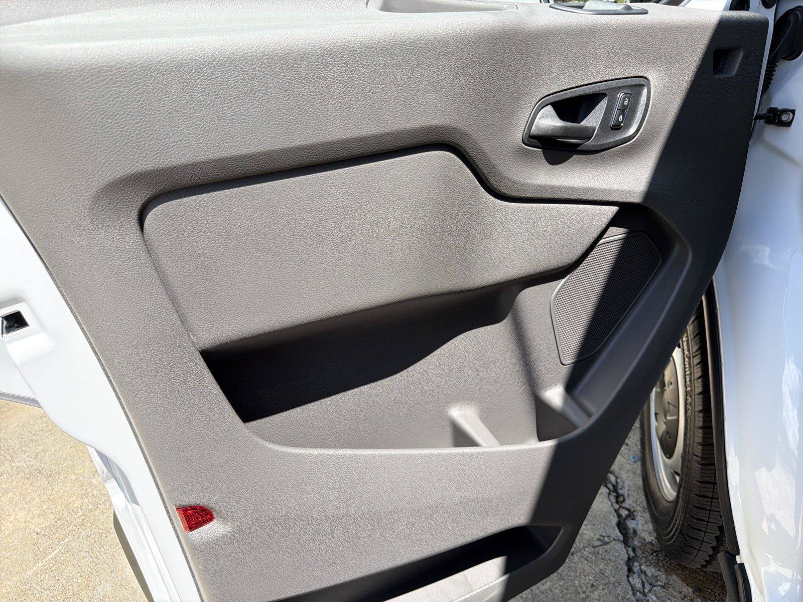 New 2026 Ford Transit 250 148 Medium Roof w/ Load Area Protection Package RWD image 10