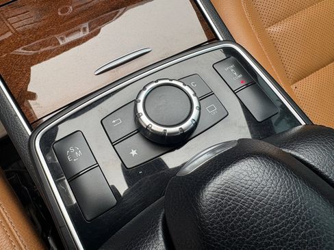 Used 2016 Mercedes-Benz E 550 Coupe w/ Premium 2 Package image 51