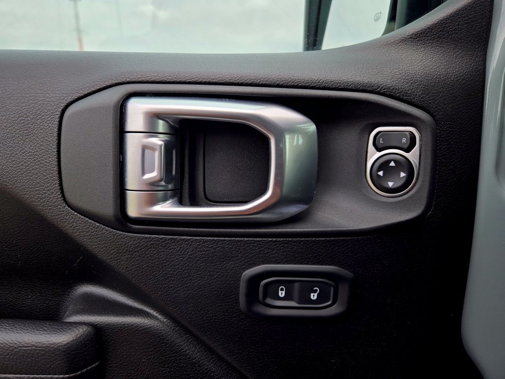 Used 2024 Jeep Wrangler Unlimited AWD/4WD image 13
