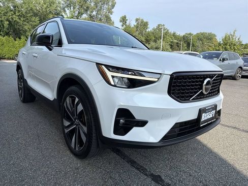 Certified 2023 Volvo XC40 B5 Plus w/ Protection Package Premier AWD/4WD image 2
