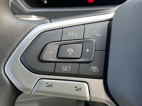 Certified 2023 Volkswagen Tiguan SE w/ Panoramic Sunroof Package image 22